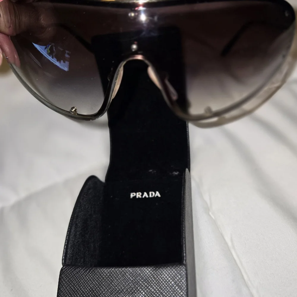 PRADA SUNGLASSES - Picture 2 of 4